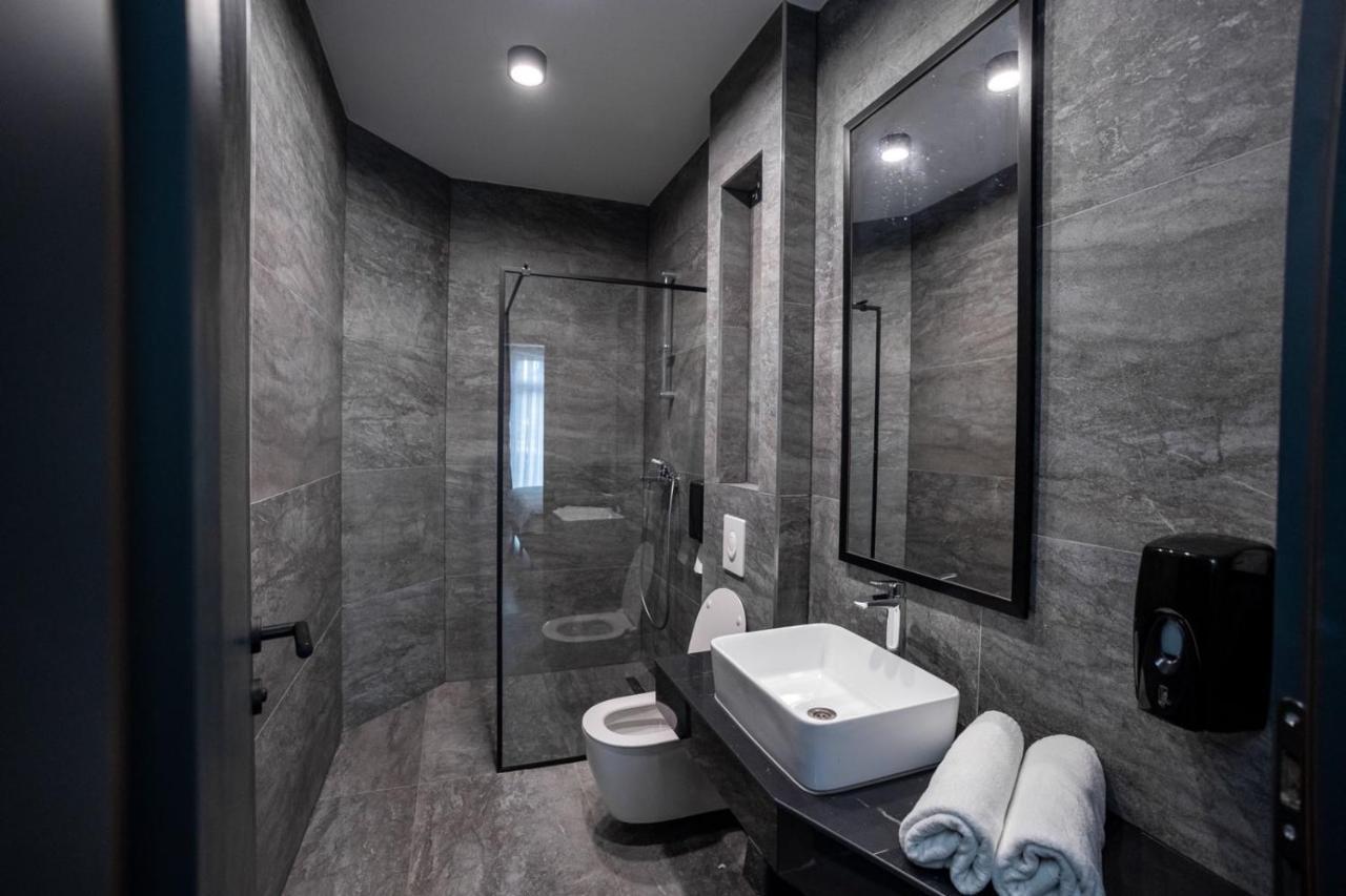 Griffon Bar Food Apartments Struga Exterior photo