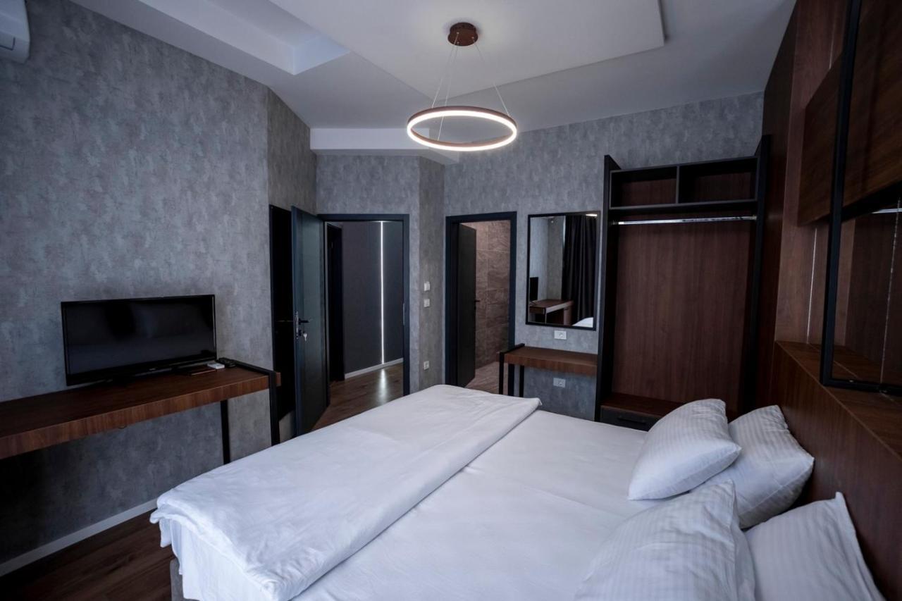 Griffon Bar Food Apartments Struga Exterior photo
