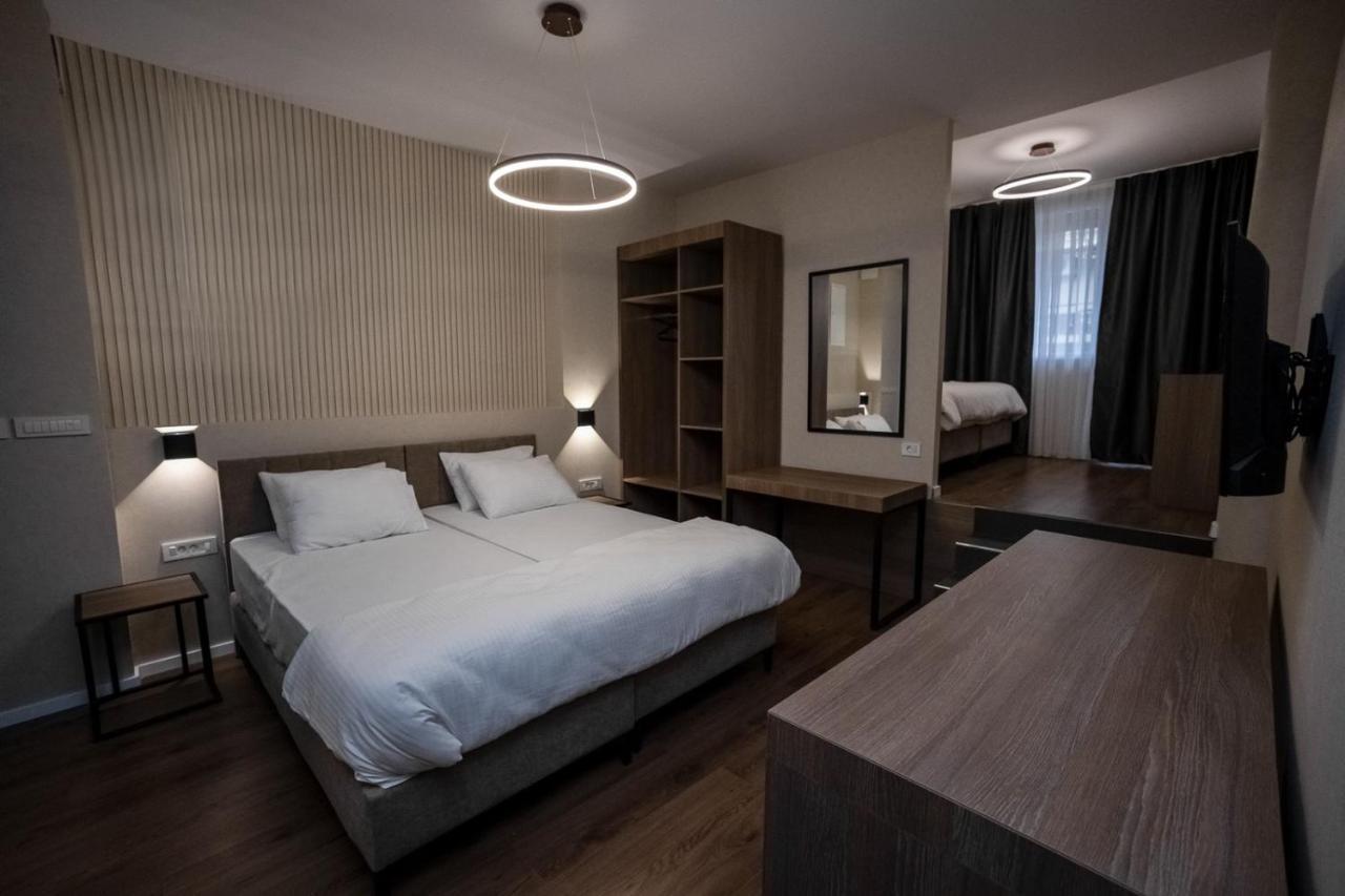 Griffon Bar Food Apartments Struga Exterior photo