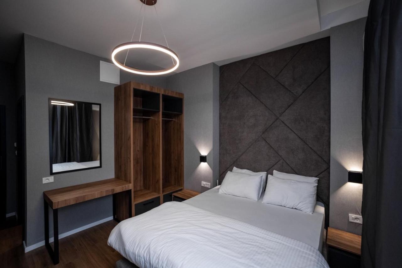 Griffon Bar Food Apartments Struga Exterior photo