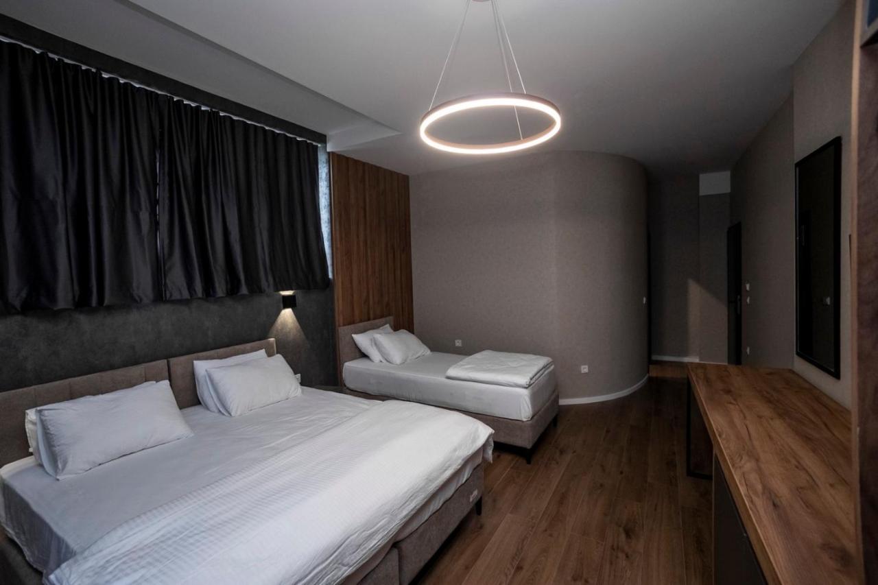 Griffon Bar Food Apartments Struga Exterior photo